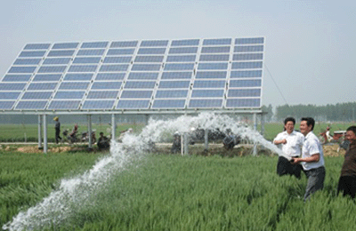 方城：太阳能提水抗旱浇麦效率高